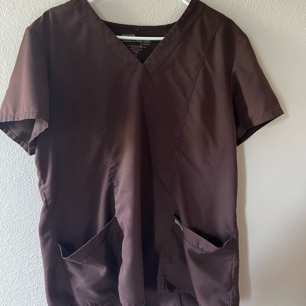 Scrub top